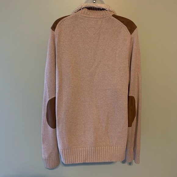 Tommy Hilfiger V-Neck Pullover, Size Medium - Picture 4 of 6